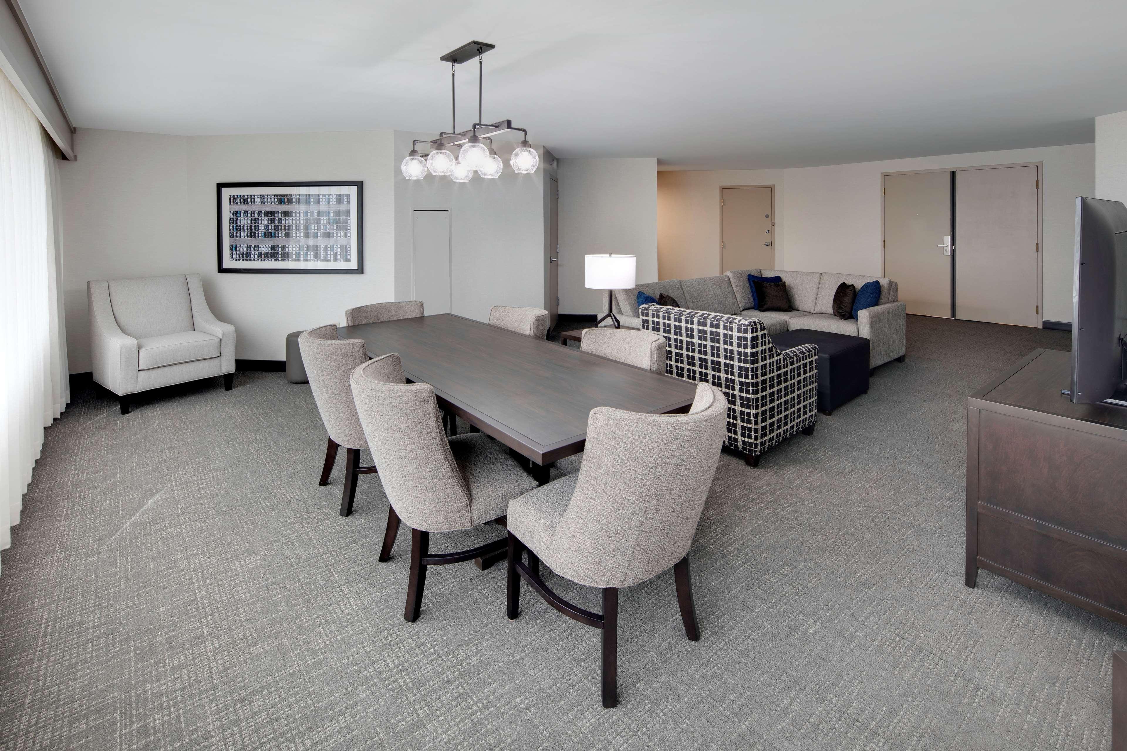 Embassy Suites By Hilton Detroit Troy Auburn Hills Esterno foto