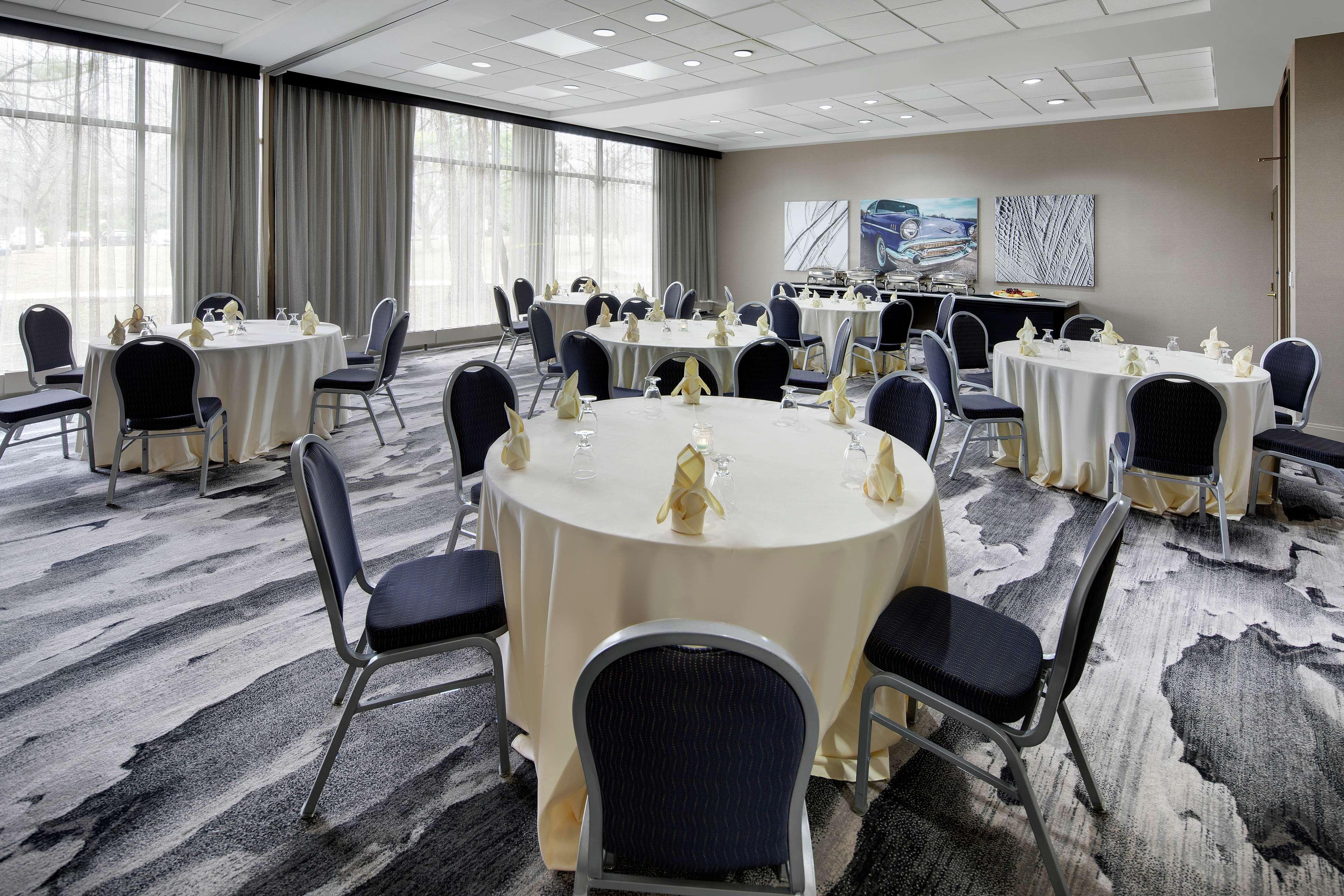 Embassy Suites By Hilton Detroit Troy Auburn Hills Esterno foto