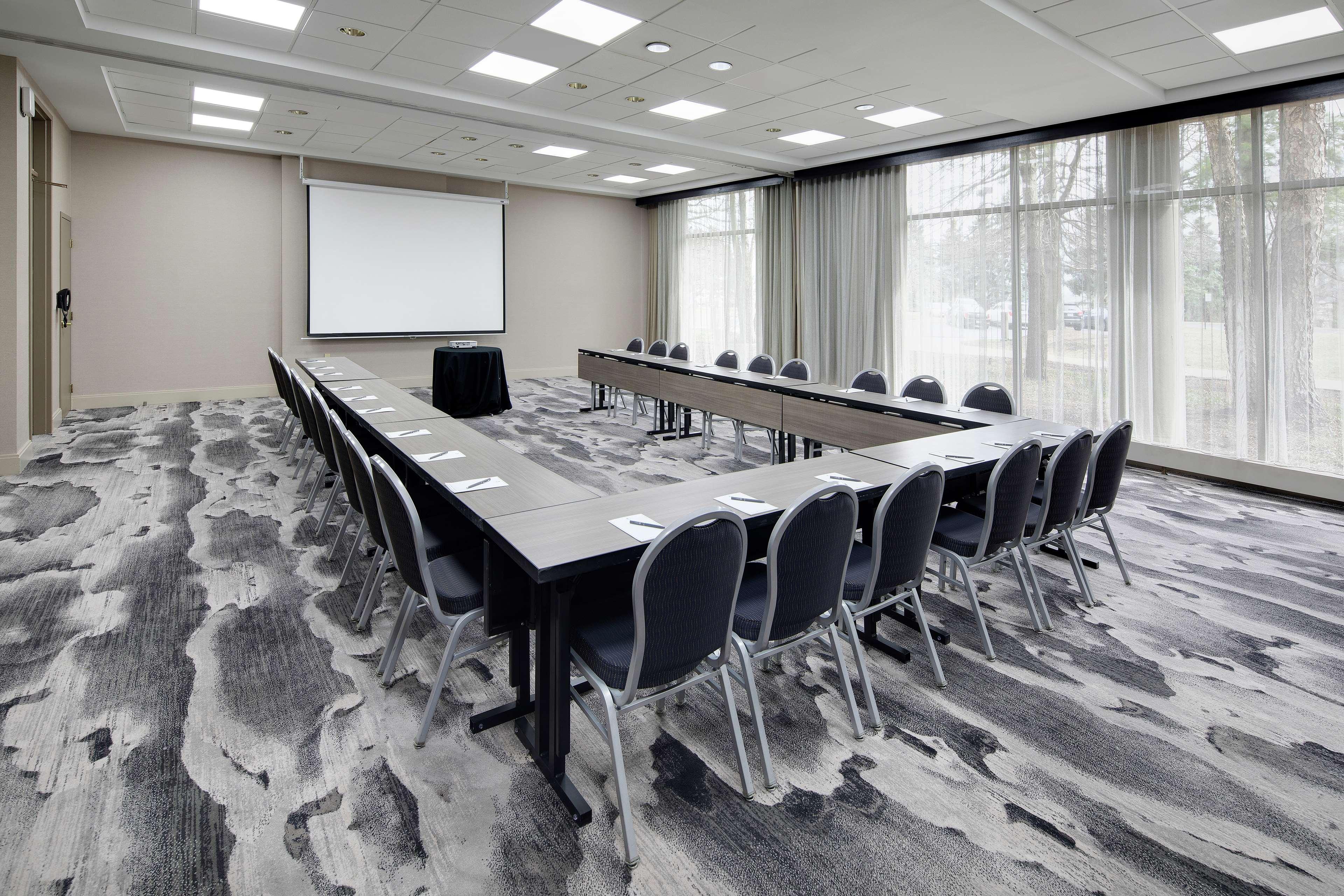 Embassy Suites By Hilton Detroit Troy Auburn Hills Esterno foto