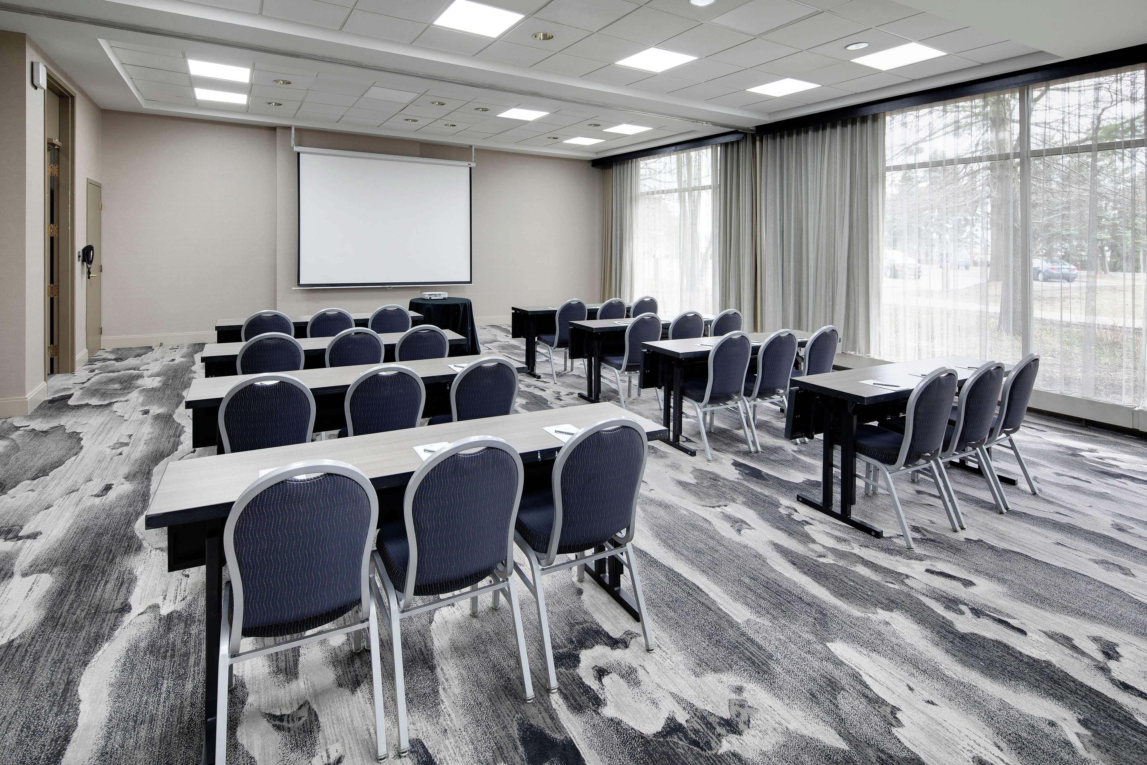Embassy Suites By Hilton Detroit Troy Auburn Hills Esterno foto