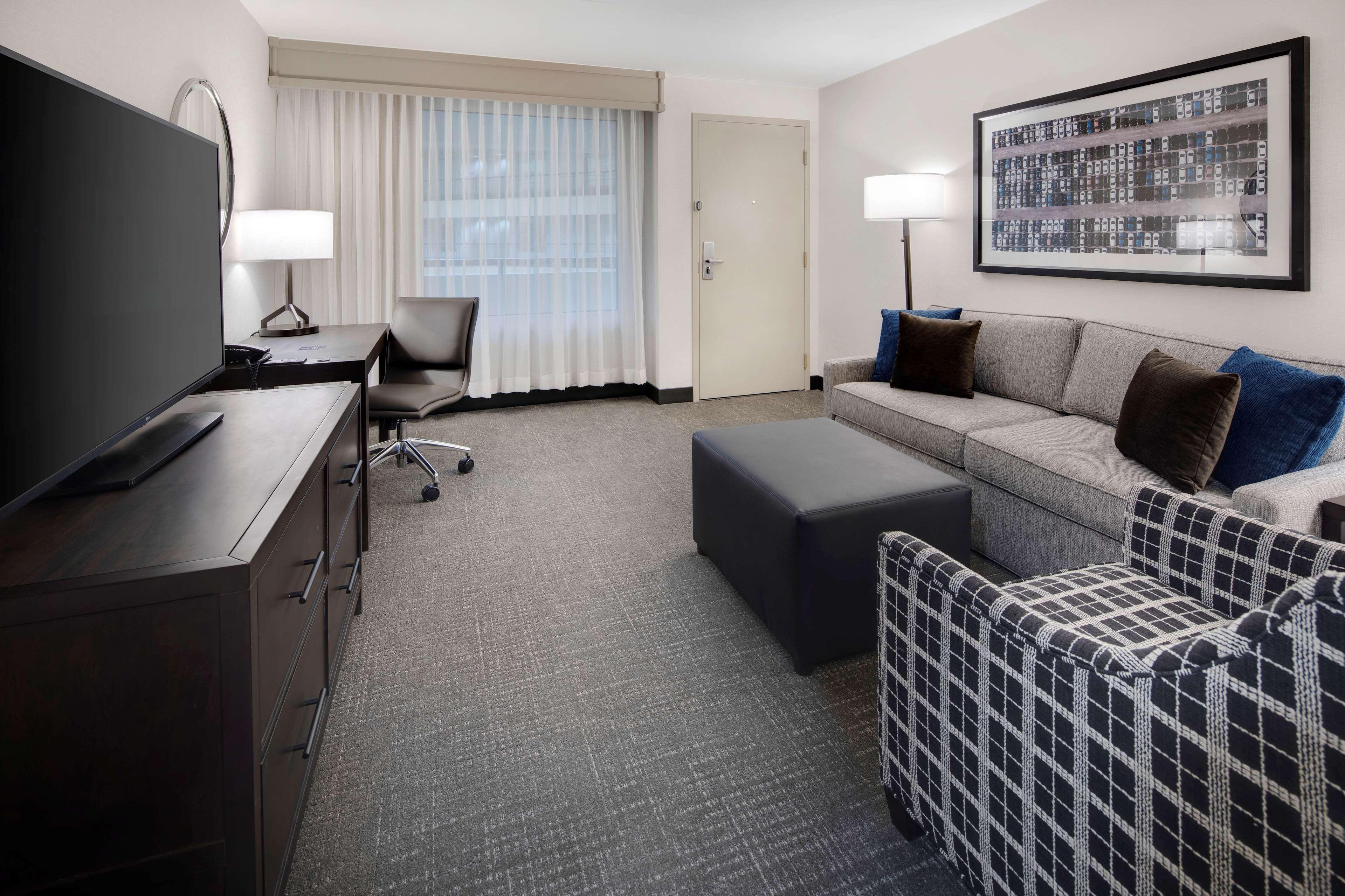 Embassy Suites By Hilton Detroit Troy Auburn Hills Esterno foto