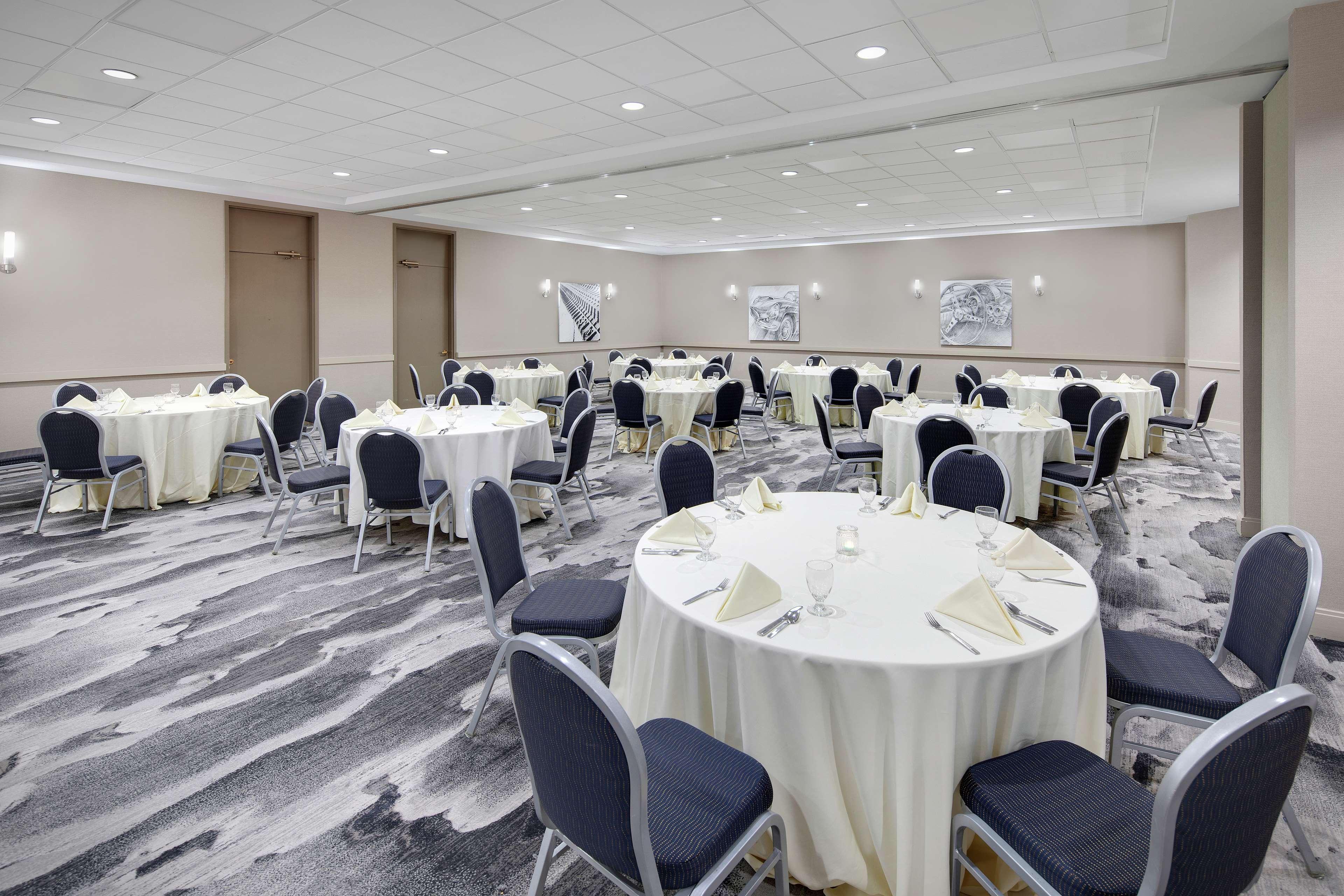 Embassy Suites By Hilton Detroit Troy Auburn Hills Esterno foto