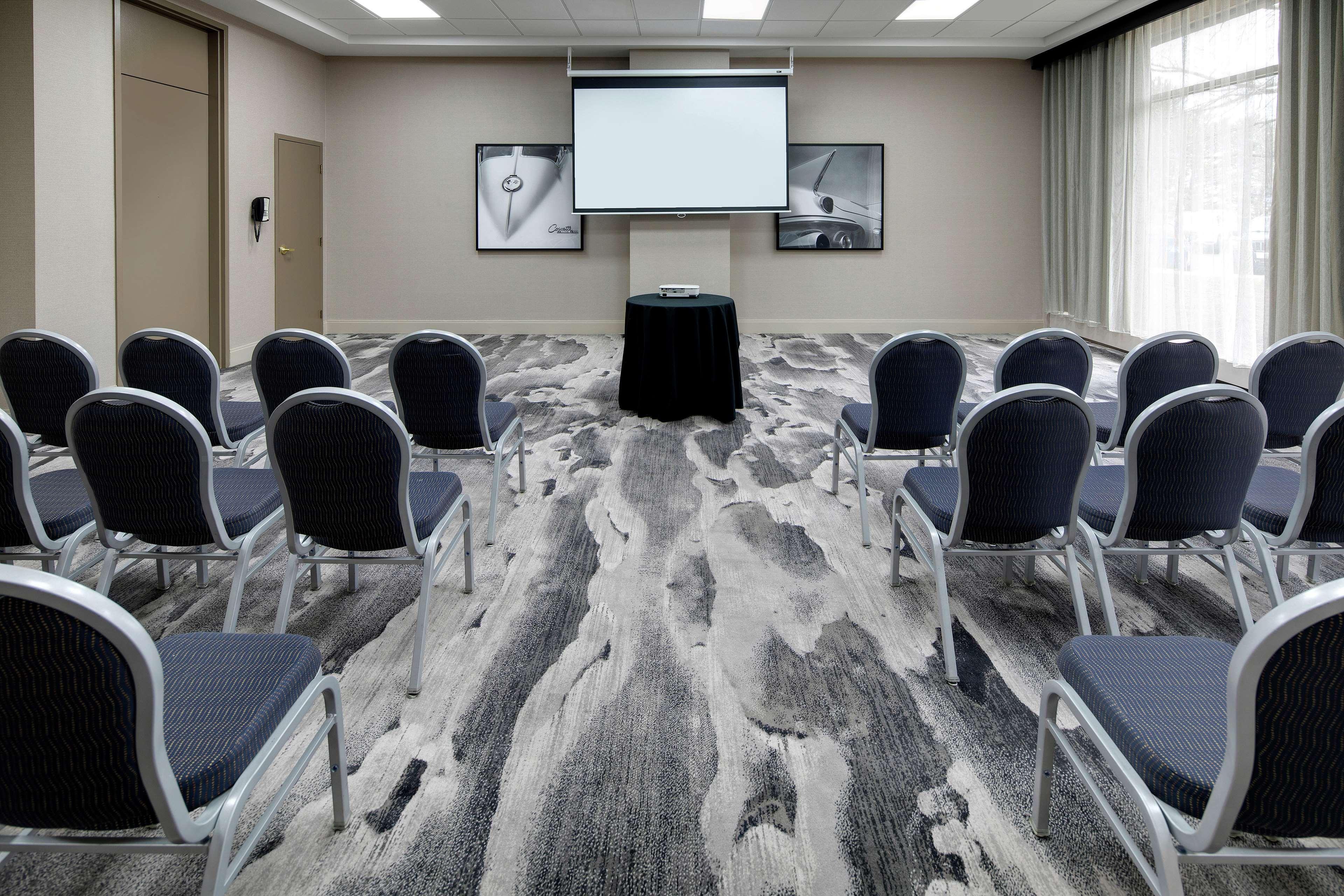 Embassy Suites By Hilton Detroit Troy Auburn Hills Esterno foto