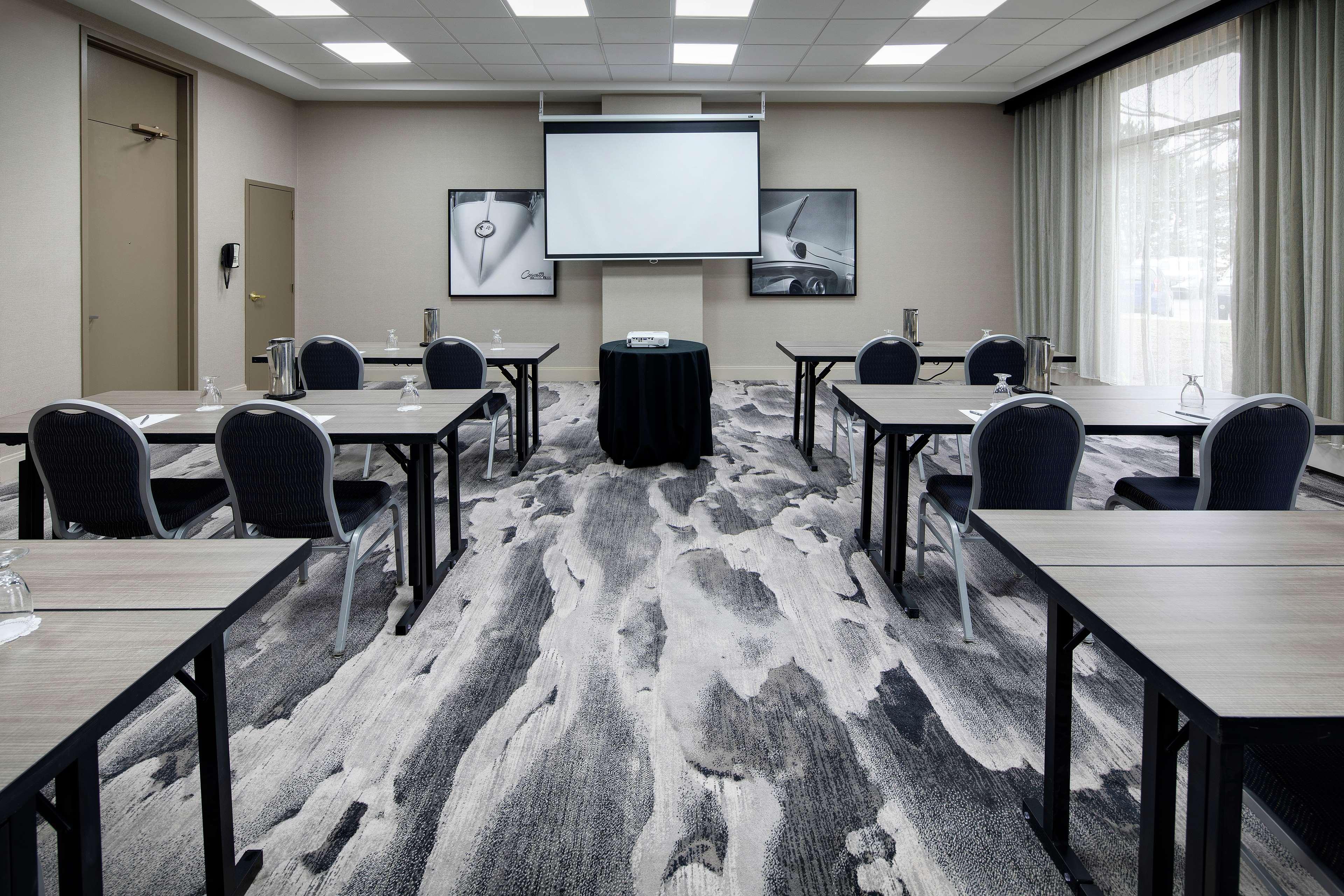 Embassy Suites By Hilton Detroit Troy Auburn Hills Esterno foto