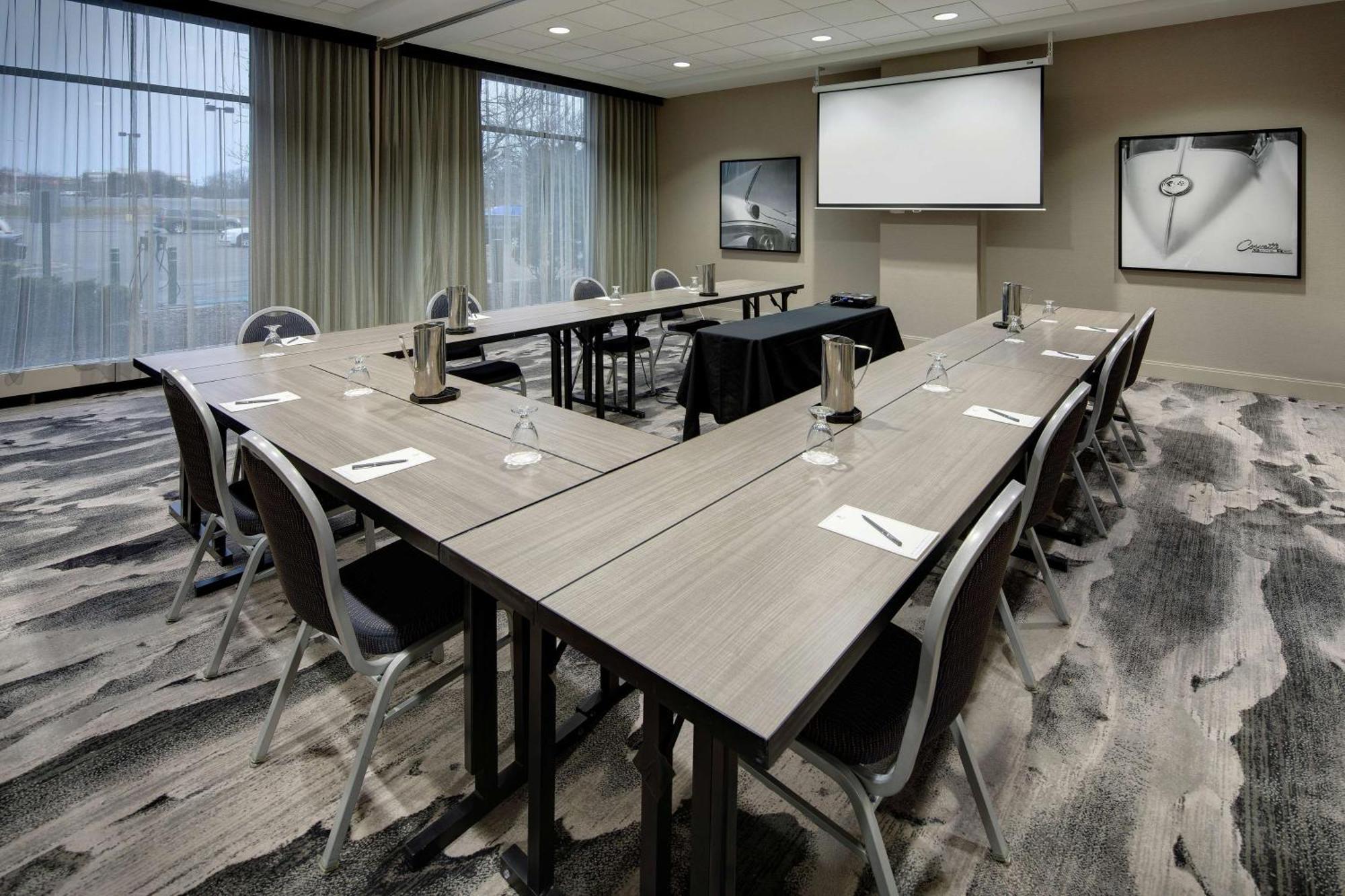 Embassy Suites By Hilton Detroit Troy Auburn Hills Esterno foto