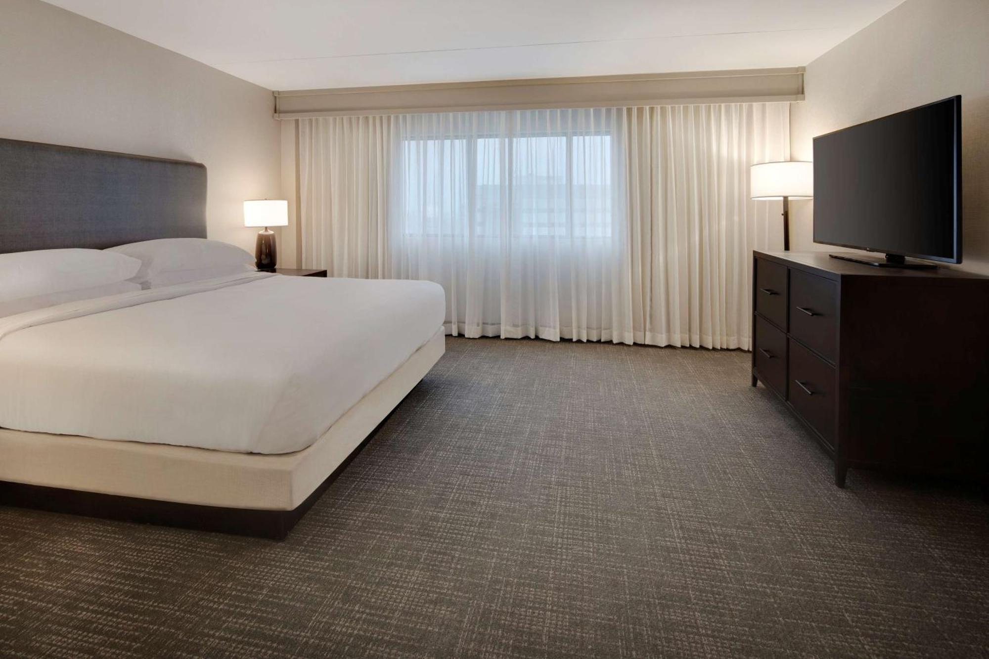 Embassy Suites By Hilton Detroit Troy Auburn Hills Esterno foto