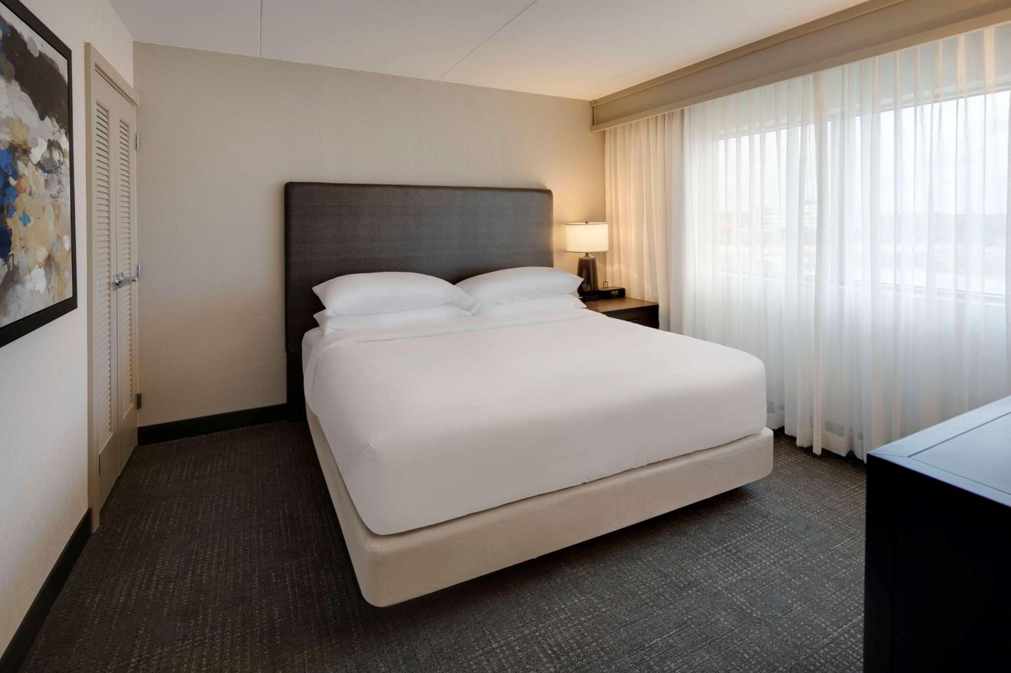 Embassy Suites By Hilton Detroit Troy Auburn Hills Esterno foto