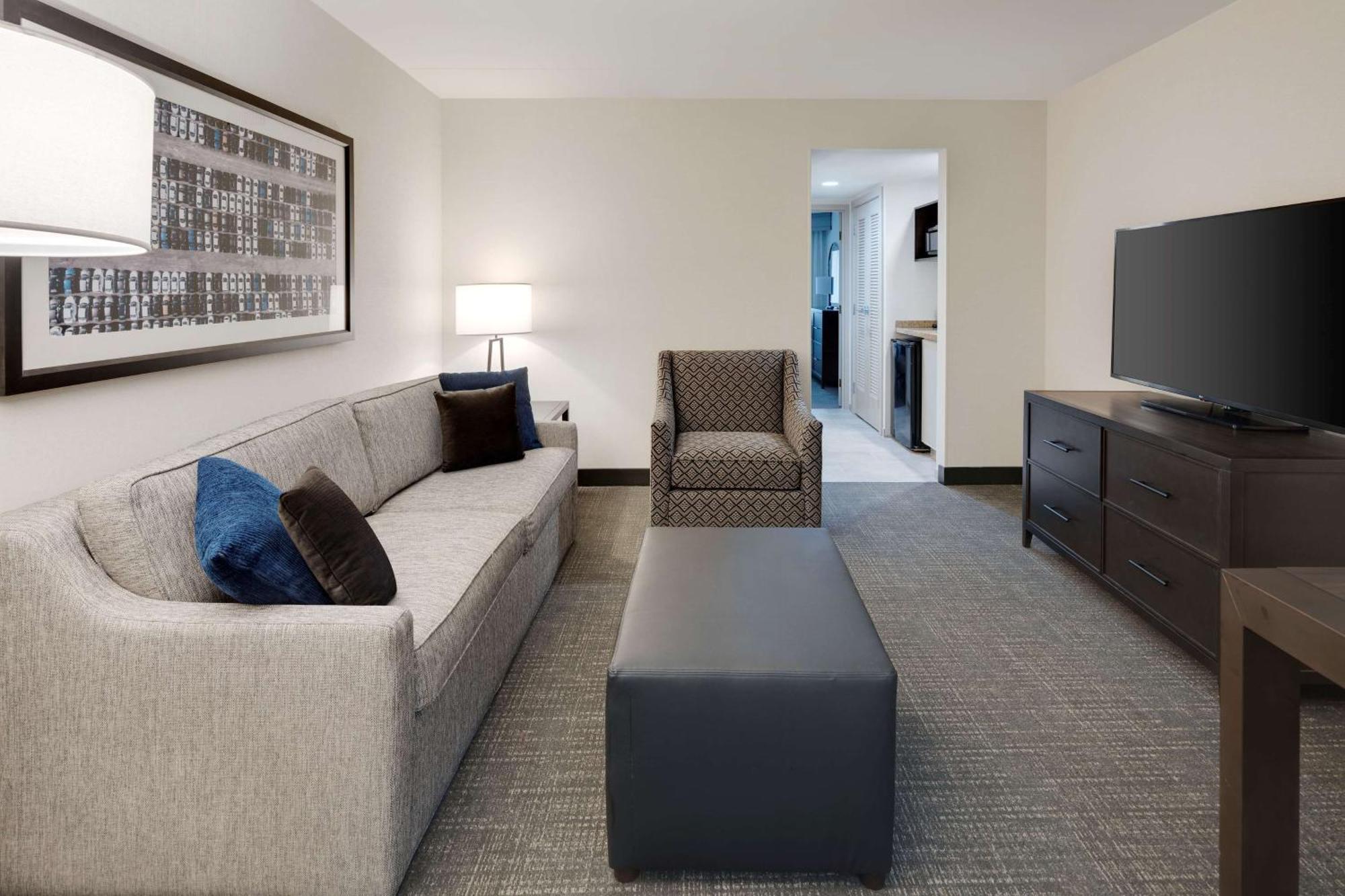 Embassy Suites By Hilton Detroit Troy Auburn Hills Esterno foto