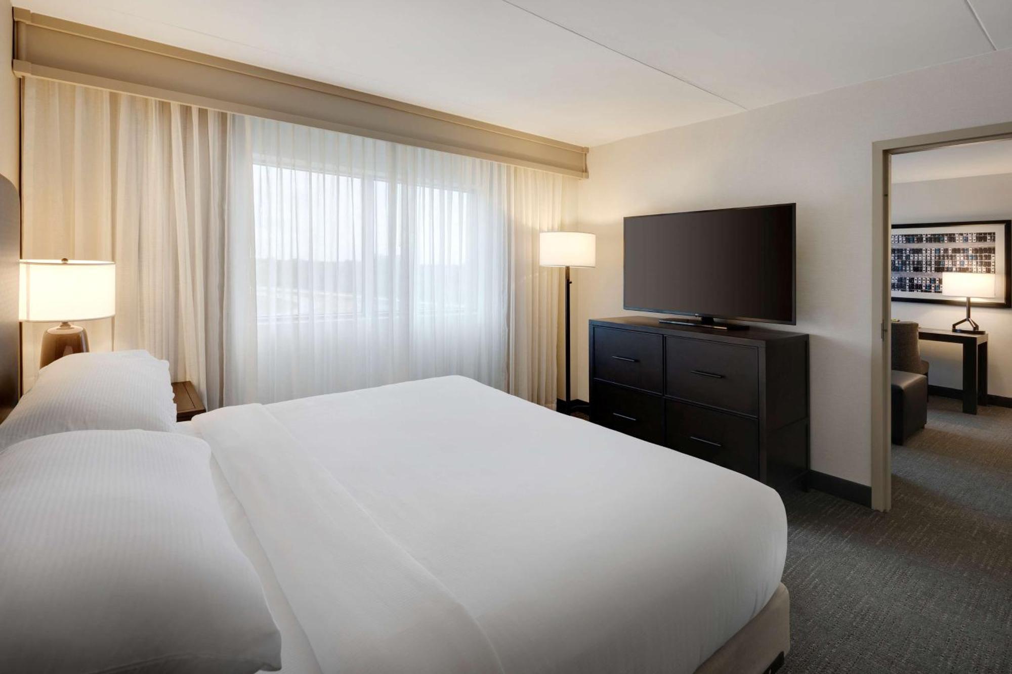 Embassy Suites By Hilton Detroit Troy Auburn Hills Esterno foto
