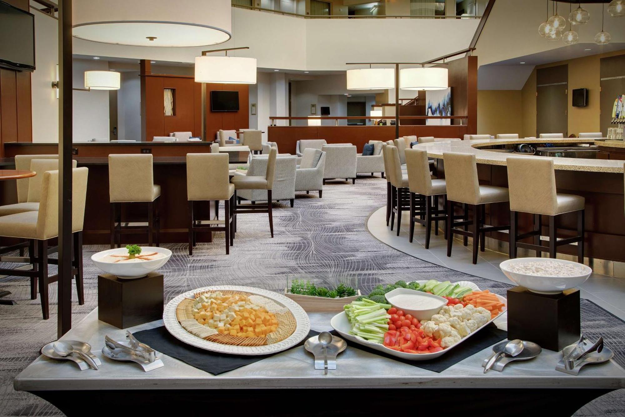 Embassy Suites By Hilton Detroit Troy Auburn Hills Esterno foto