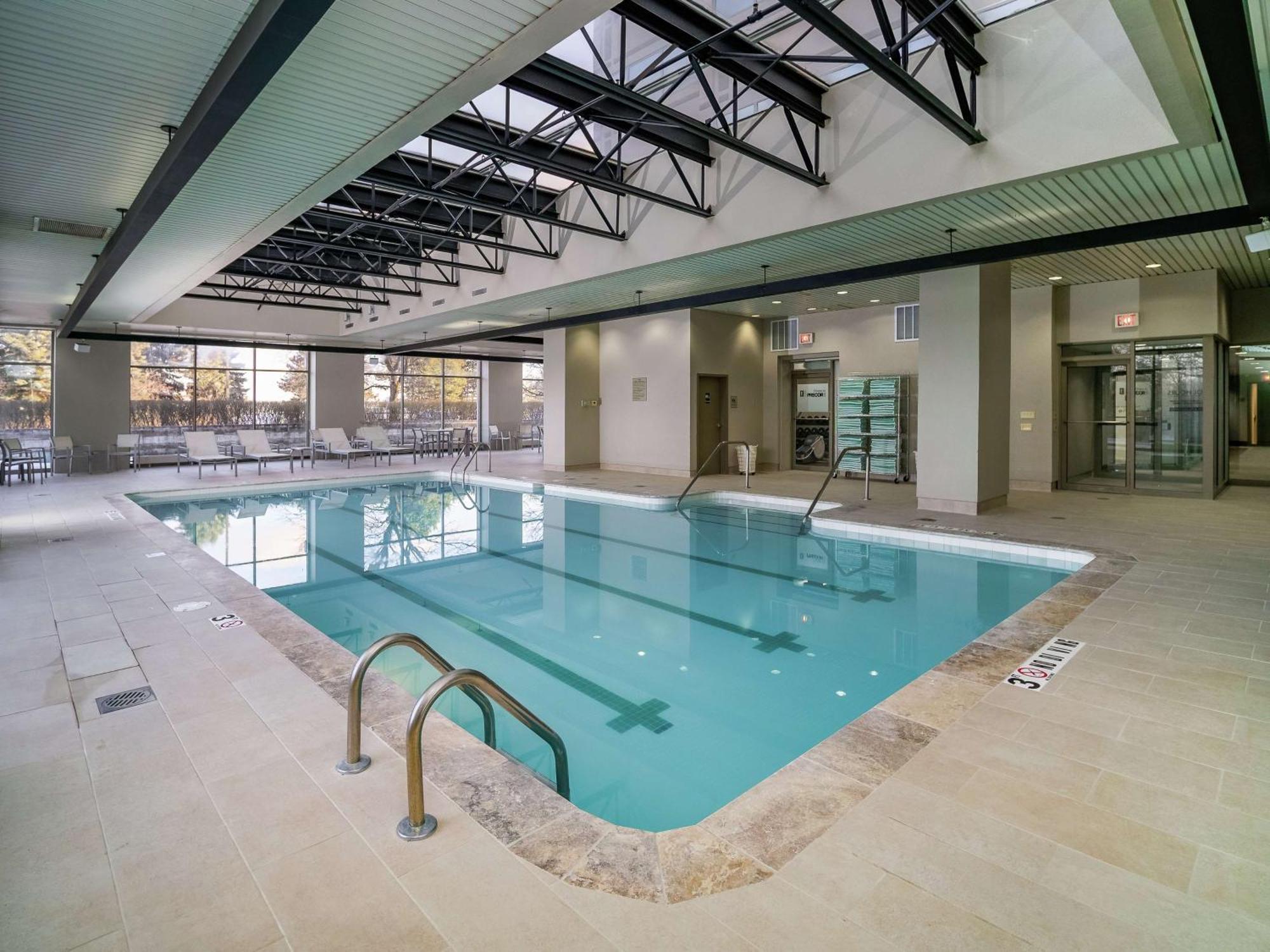 Embassy Suites By Hilton Detroit Troy Auburn Hills Esterno foto